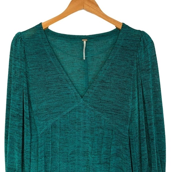 Free People Womens Killer Queen Tee Blouse Sz Small Green Long Sleeve V Neck - Picture 5 of 9
